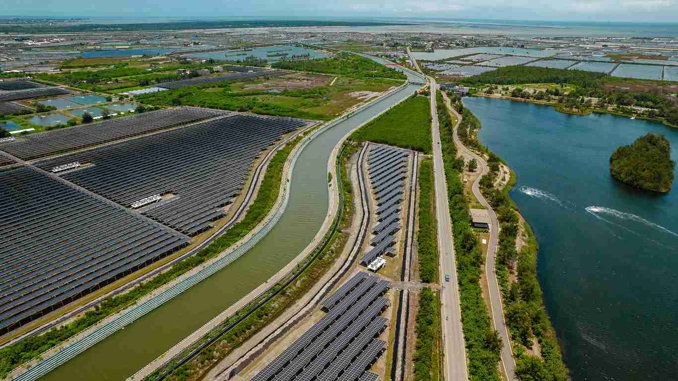 PG国际能源事业提供智慧能源管理、、、、太阳能监控管理、、全方位电厂建置及运维解决方案，，，并拥有管理超过6000案场的经验